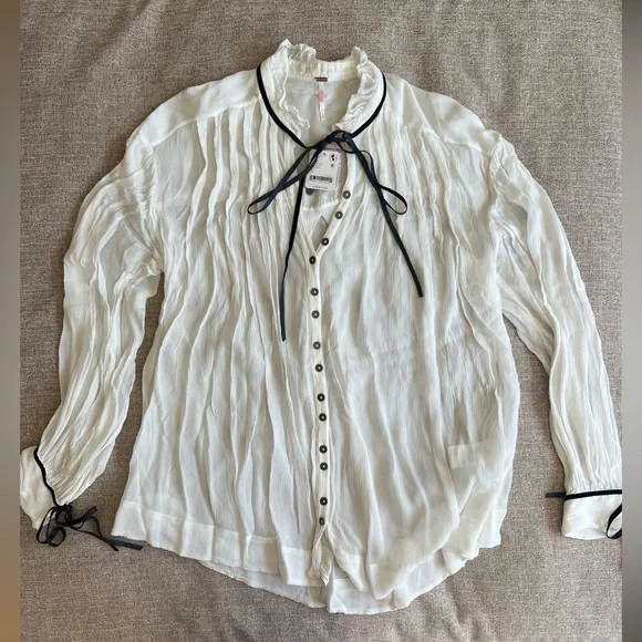 Free People Olivia White Blouse with Black Trim Top - Picture 6 of 7